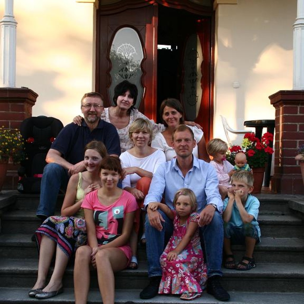 Polsko-szwedzko spotkanie Nysa 13 lipiec 2009 Ingrid, Gosia, Bożena, Marcin i Piotrek i dzieci Ola, Kasia, Olle, Elwira i Inez